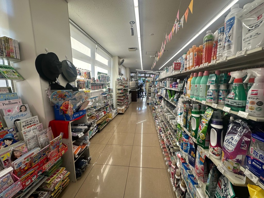 目前日本有超过21000家7-Eleven，稳居连锁超商之冠。