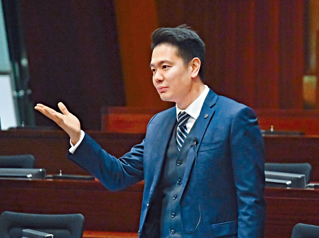 周浩鼎發文指夏博義甫上場,已讓公眾知悉對方「站在『黑暴』一邊」。