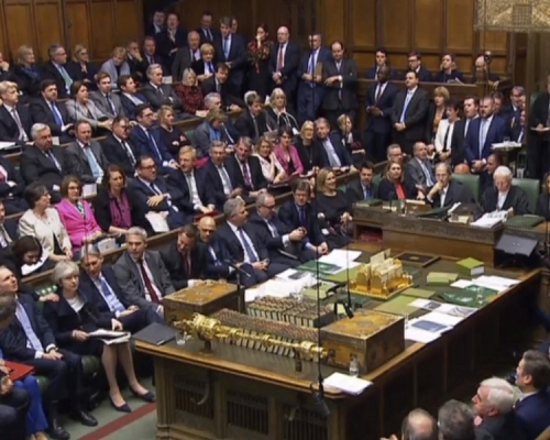 英國會下議院大比數否決脫歐協議草案。AP
