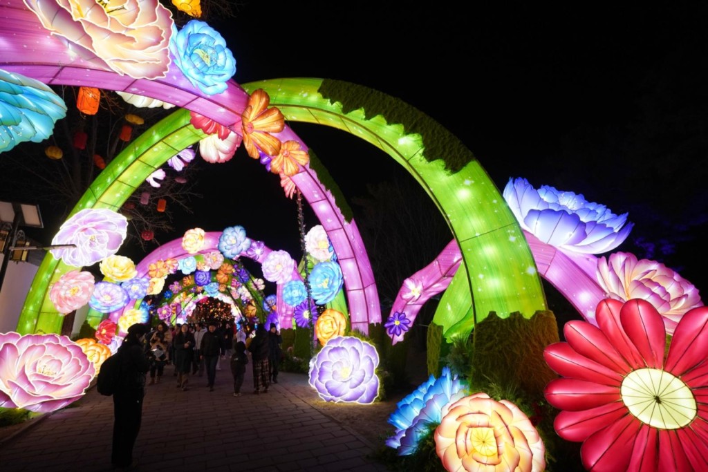 受沙塵暴影響,圓明園的春節燈會暫停。北京日報 受沙塵暴影響,圓明園的春節燈會暫停。北京日報