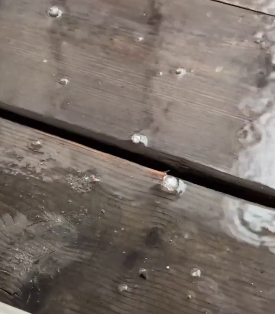 广州花都区29日早上有暴雨及冰雹。微博