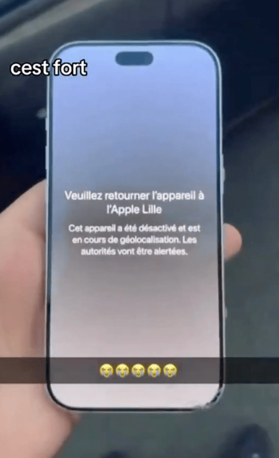 一部疑似从该店被盗的iPhone,萤幕出现警告,指装置已停用并正被追踪,要求持有人将手机归还门店。X@Lajoyaaa26 一部疑似从该店被盗的iPhone,萤幕出现警告,指装置已停用并正被追踪,要求持有人将手机归还门店。X@Lajoyaaa26