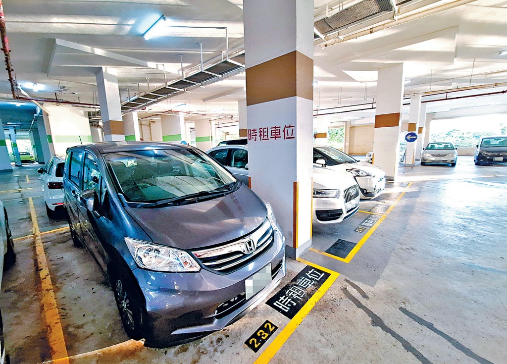 政府要求城規簡化審批停車場高度限制的程序，預料11月生效。