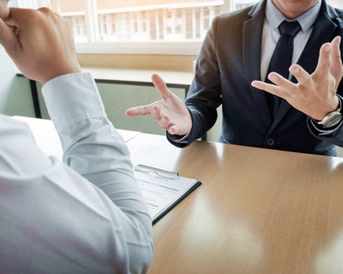 有打工仔指某次到一家公司面試，準老闆竟要求他先「試工」半日，更明言不會給予薪水。網圖（示意圖）