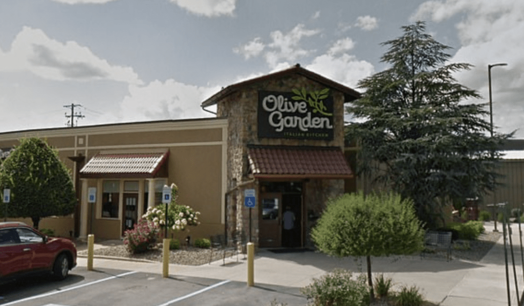 美國賓夕法尼亞州一間連鎖餐廳Olive Garden發生駭人聽聞的自殺慘劇。google地圖 美國賓夕法尼亞州一間連鎖餐廳Olive Garden發生駭人聽聞的自殺慘劇。google地圖