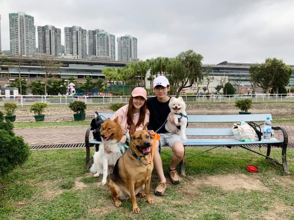 林欣彤減壓方式之一，就係同胞弟去放狗。