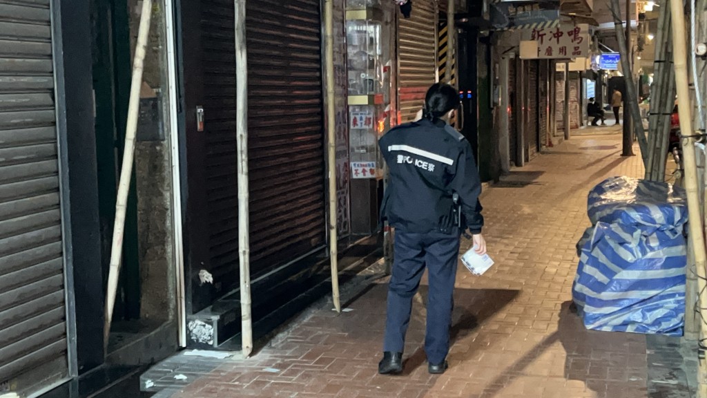 油麻地發生傷人案，警員接報到場調查。蔡楚輝攝