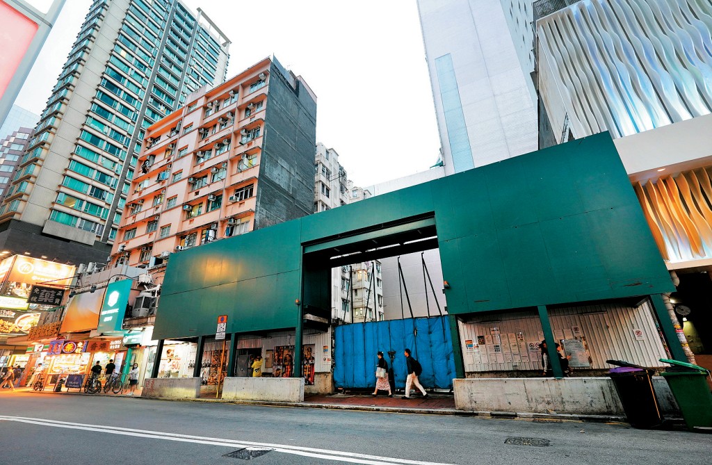 香檳大廈B座申寬密度及高限，建酒店及商業綜合體，獲規劃署不反對。