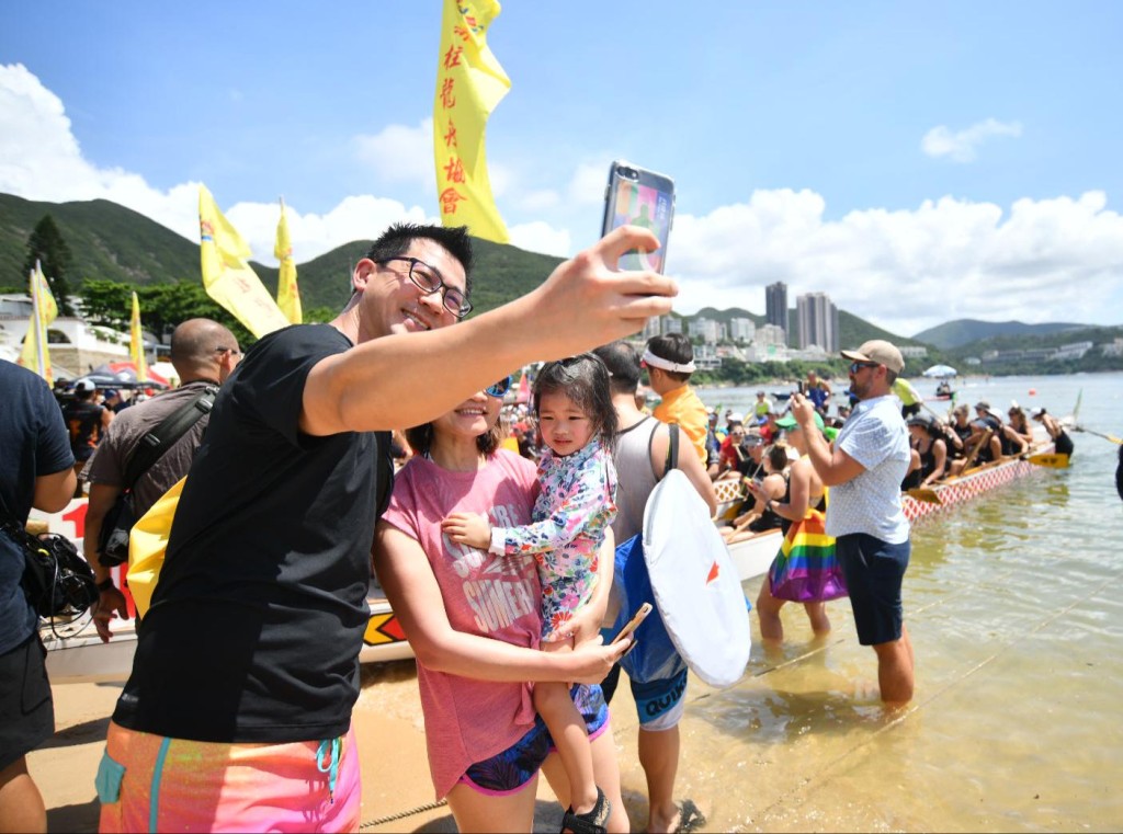 赤柱正灘舉行「龍舟追逐賀端陽」。