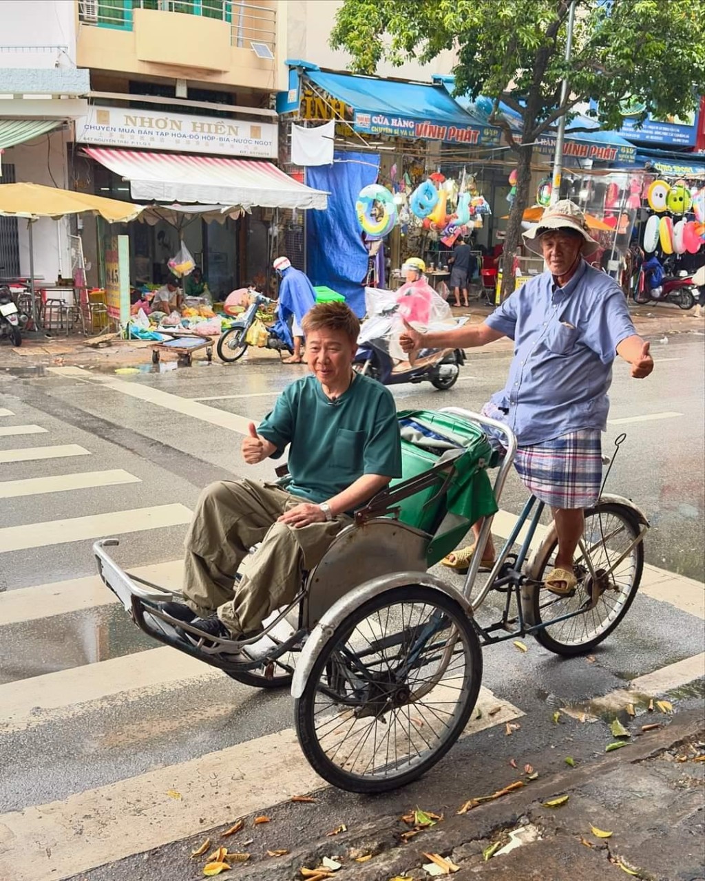 之前尹光返回老家越南胡志明市拍ViuTV節目《堅返鄉下》。