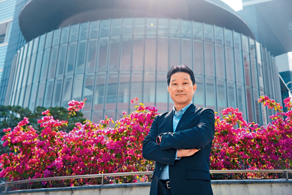 現年61歲的陳祖光，2019年退休離開警隊，曾參選區議會落敗，今次成功挑戰立法會議席。