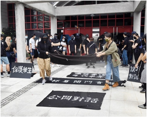 城大學生早前要求校長郭位公開對話。 (祺料圖片)