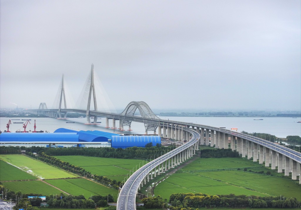 世界最大跨度斜拉橋江蘇省常泰長江大橋昨日通車，常州到泰州僅20分鐘。新華社