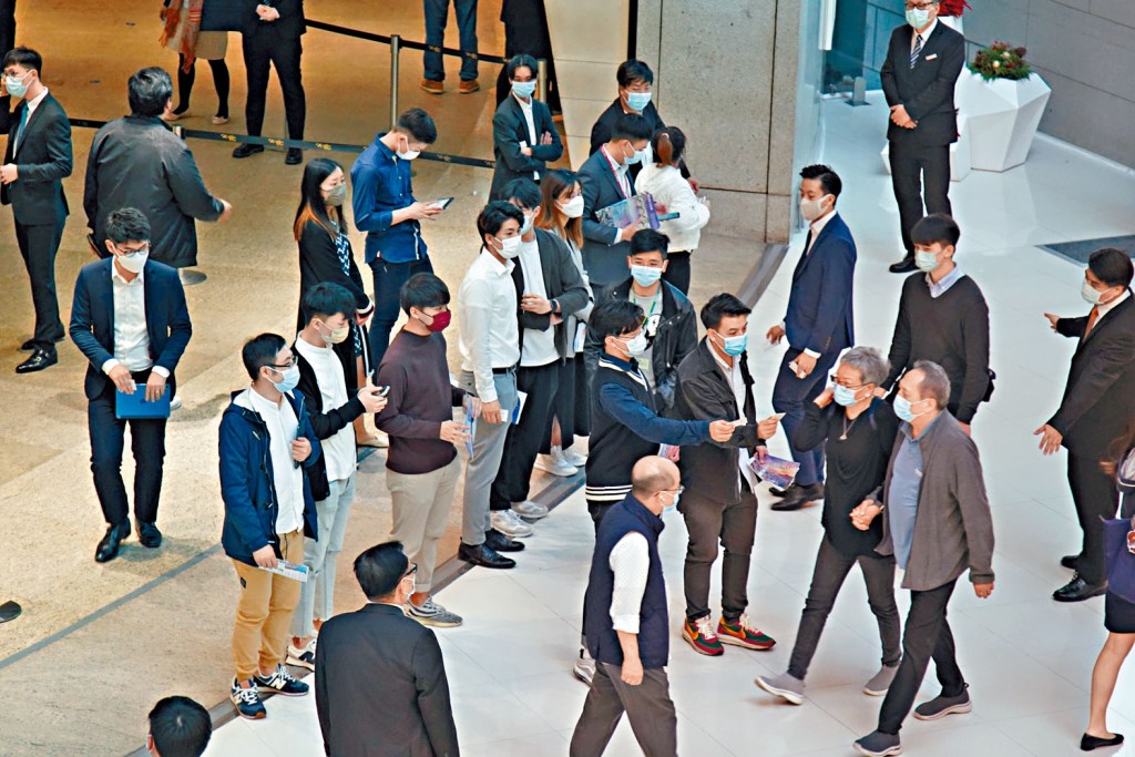 上月代理人數4.2萬人,再創有紀錄新高。