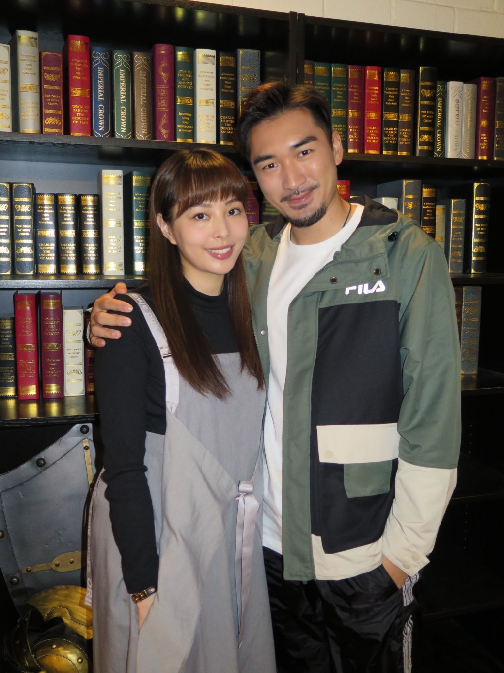 Jeffery有女友Yammi 在場，講嘢梗係小心啲嘅。