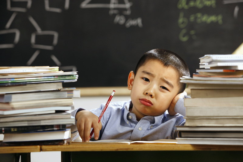 有研究指，小朋友的数学表现较差，或与父母的「 数学焦虑 」有关。（示意图）
