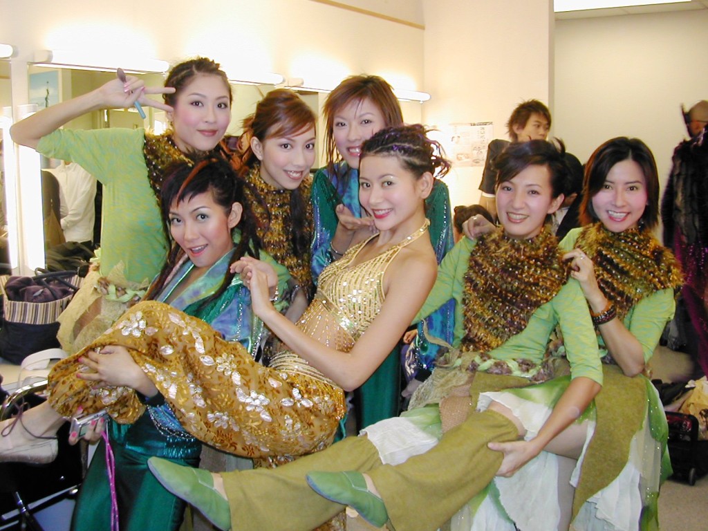 马小灵（前右二）演出过不少剧集及节目。