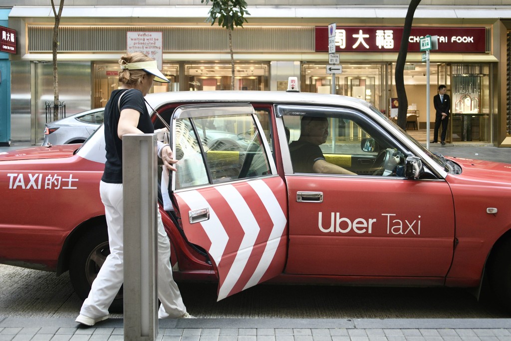 陳美寶形容網約車發牌數量不能「一步登天」，要有序進行。