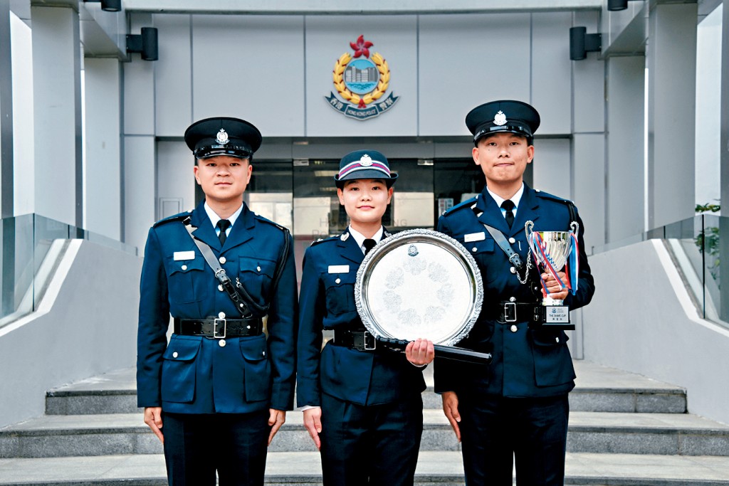 (左至右)最新一期警察學院畢業的學警葉浩文、見習督察范婕妍及學警歐陽奕鳴接受傳媒訪問。