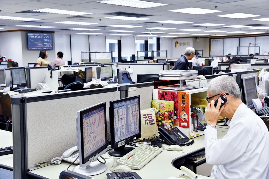 有本地券商指出,約92%客戶已完成實名制登記,相信少數客戶未完成登記,不會對市場帶來動盪。