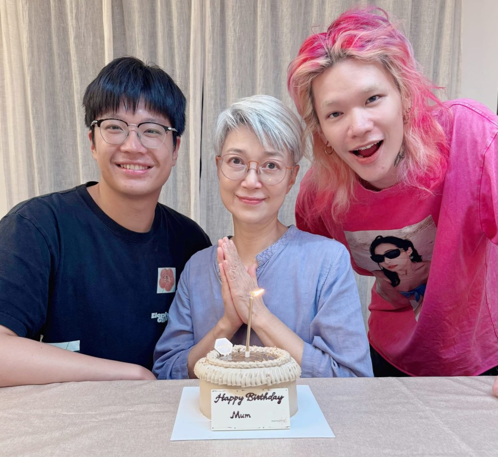 手術後的陳敏兒雖然消瘦了些，但氣色不錯，並與兩位兒子一同慶祝生日，場面溫馨。