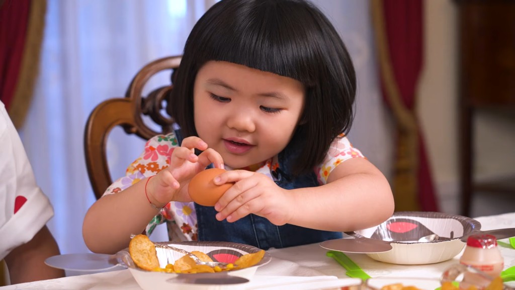 蛋連蛋殼，伙乜食法。