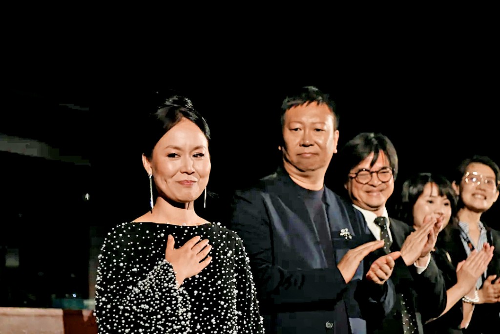 趙簫泓（左）因殺夫判囚15年，憑真人電影奪國際影展獎。