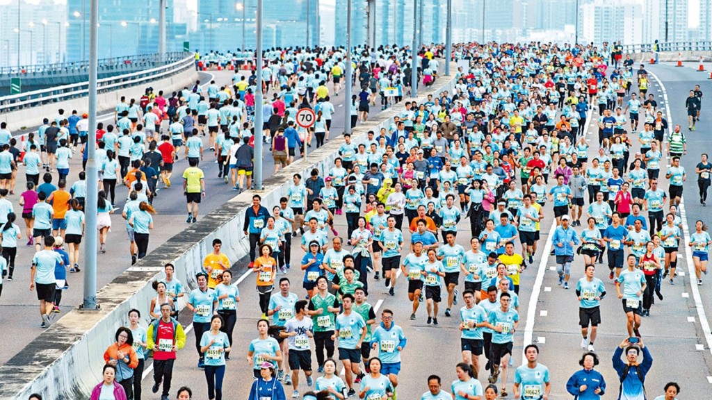 第25屆香港馬拉松落實於2023年2月12日舉行，名額暫定為2.5萬個。資料圖片