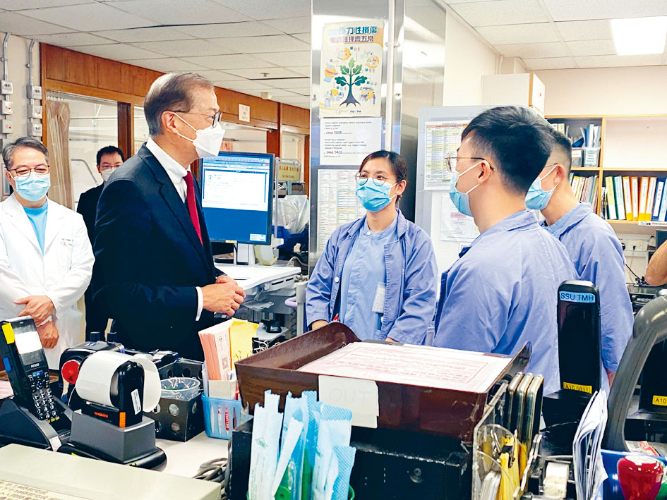 盧寵茂發表今年首份網誌，指「七一」是醫生的新里程。