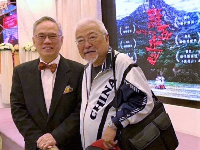 盧光輝在1982年獲時任沙田區政務專員的前特首曾蔭權支持下成立「沙燕隊」。