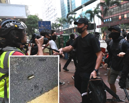 有警員疑喬裝成示威者,其後被示威者包圍,最終有人開槍。
