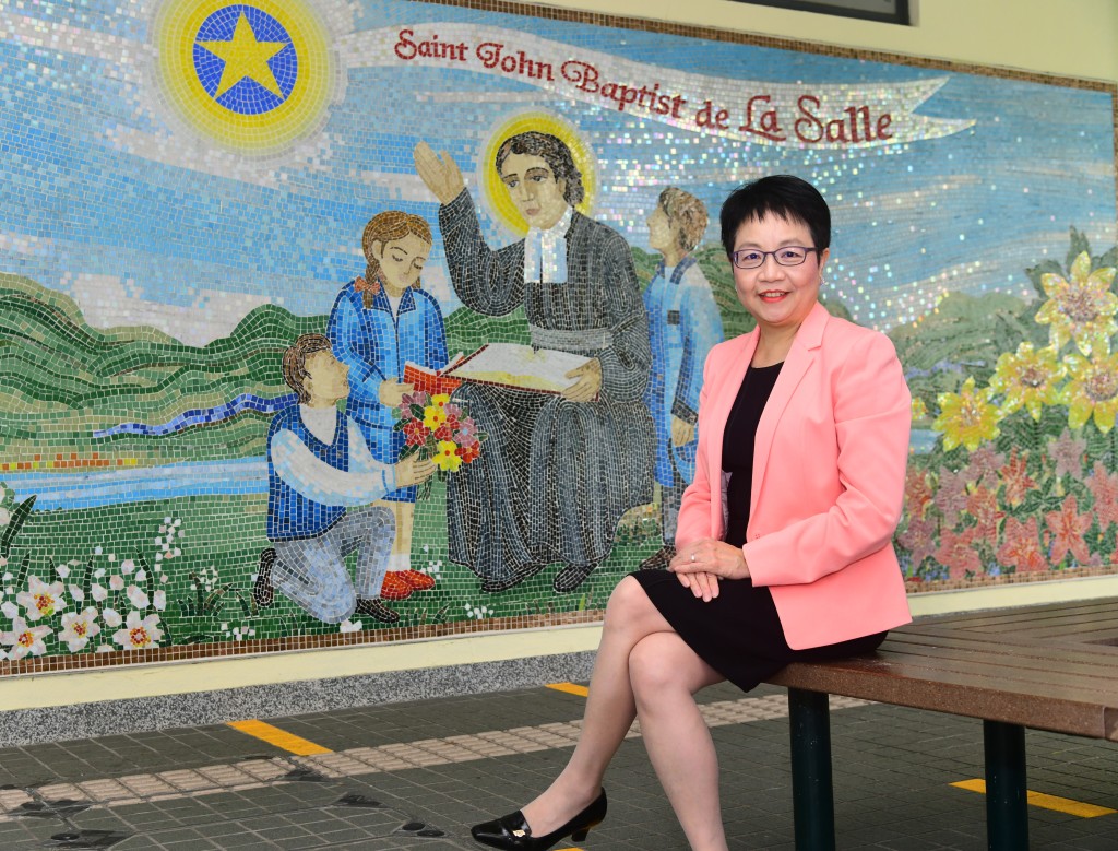 九龍城區小學校長會主席鄔淑賢建議，家長可瀏覽教育局網站的 「小一入學統籌辦法」光碟，以更清楚了解「統一派位」機制。