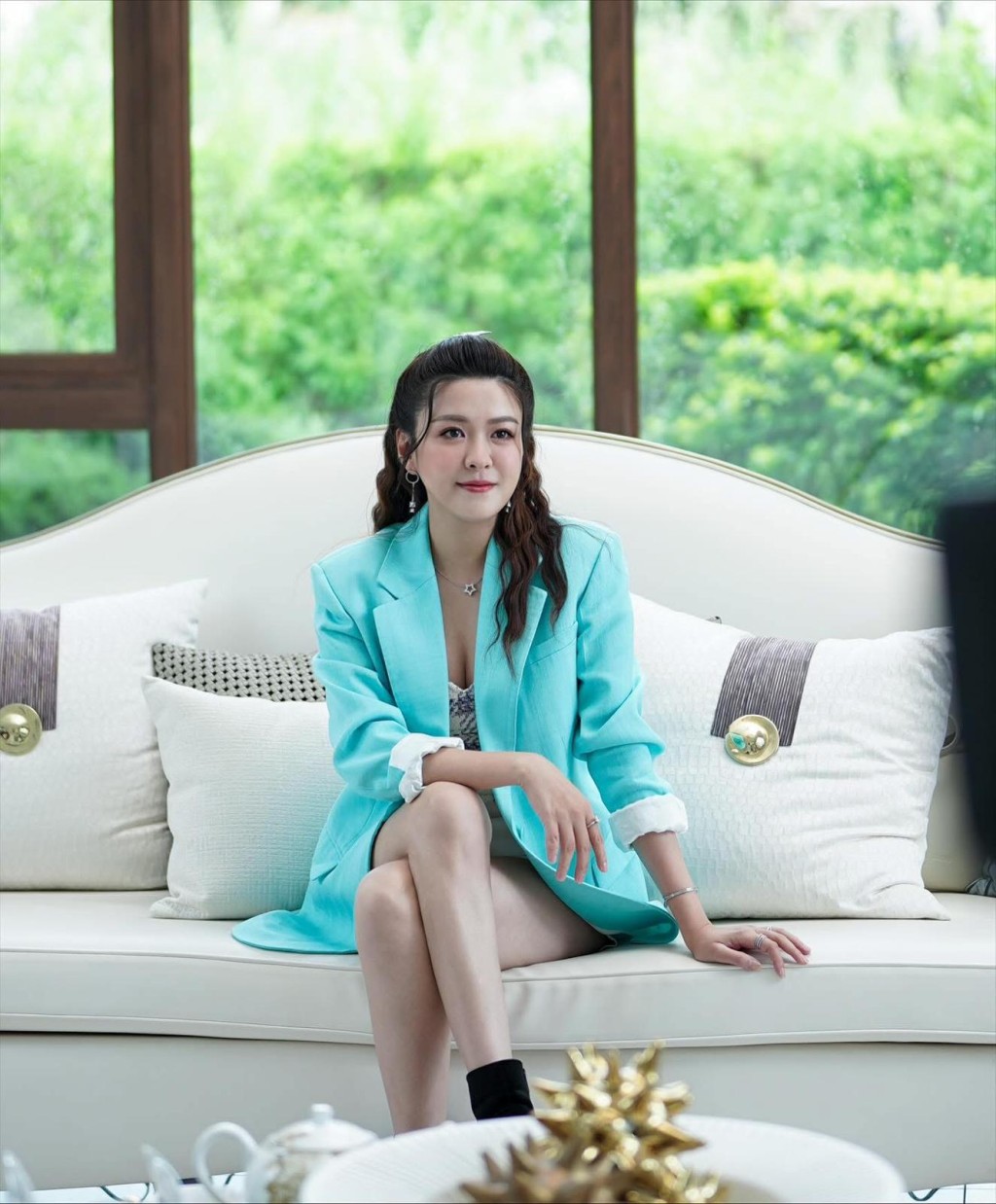 她指入行9年來,堅持所有妝髮必須回公司完成,相信團隊的專業素養。 她指入行9年來,堅持所有妝髮必須回公司完成,相信團隊的專業素養。