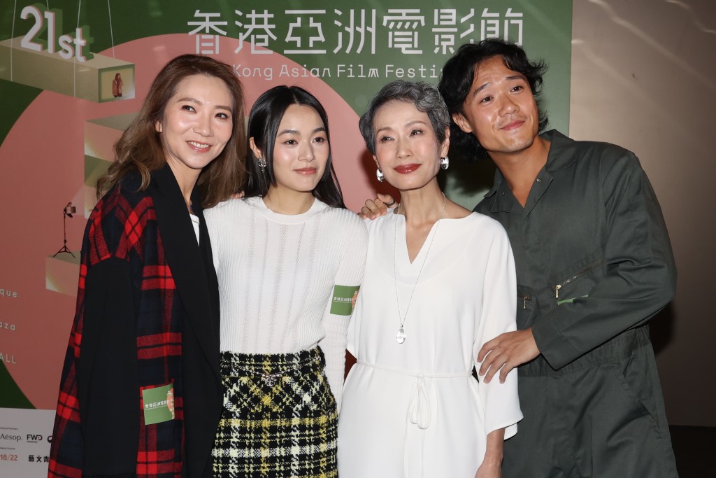 車婉婉笑言一直很欣賞葉童,當監製陳果找她演出,即二話不說一口答應。 車婉婉笑言一直很欣賞葉童,當監製陳果找她演出,即二話不說一口答應。