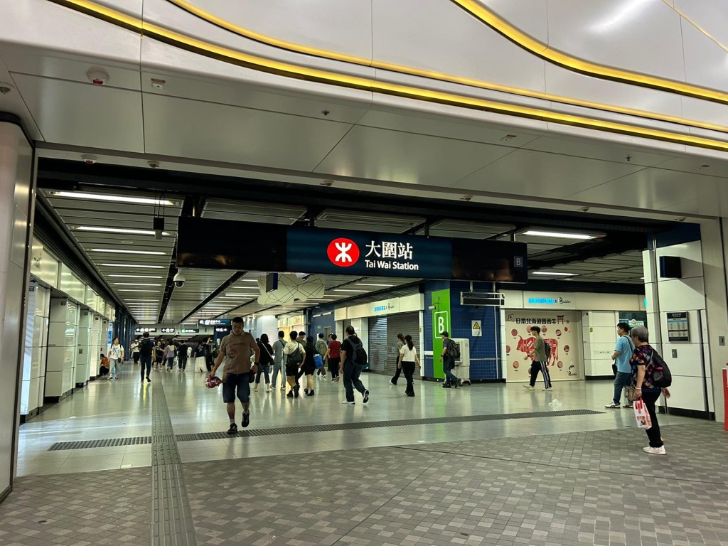 港鐵大圍站晚上一度發生水浸。曾志恒攝 港鐵大圍站晚上一度發生水浸。曾志恒攝