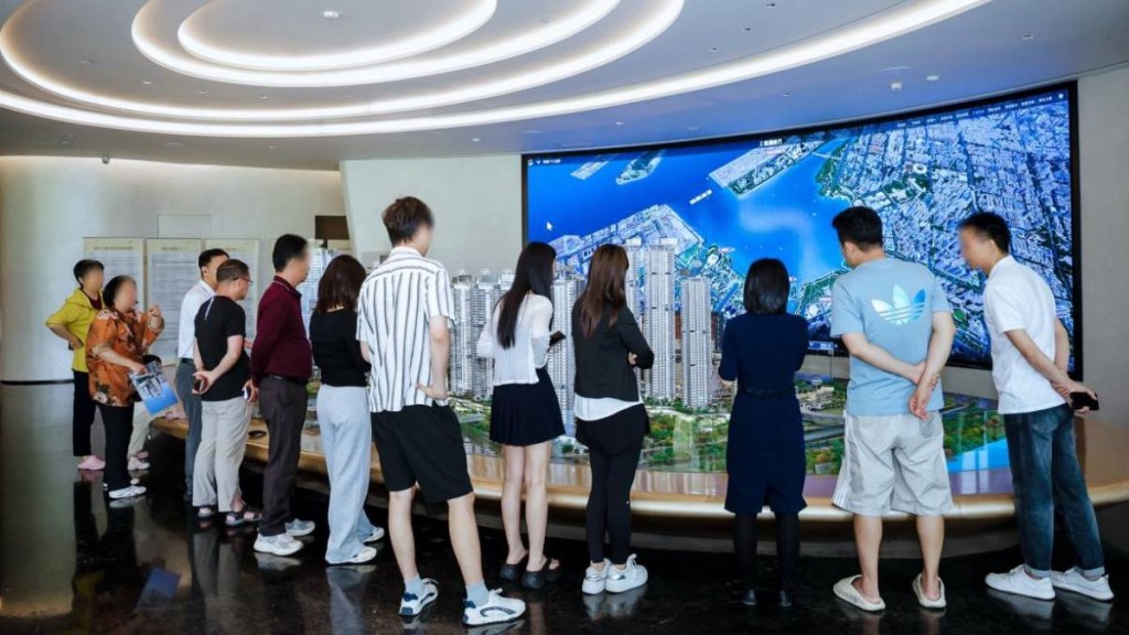 五一前後大量民眾前往「睇樓」。深圳新聞網