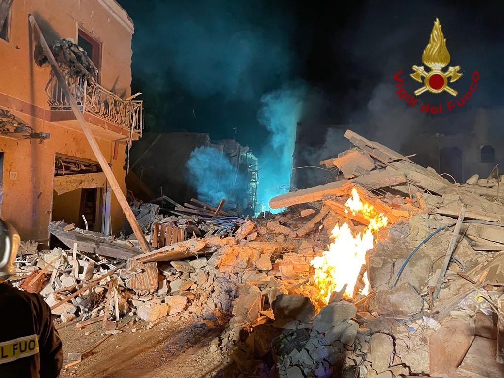 意大利西西里島（Sicily）小鎮拉瓦努薩（Ravanusa）有建築物發生氣體爆炸，至少3死6人失蹤。網上圖片