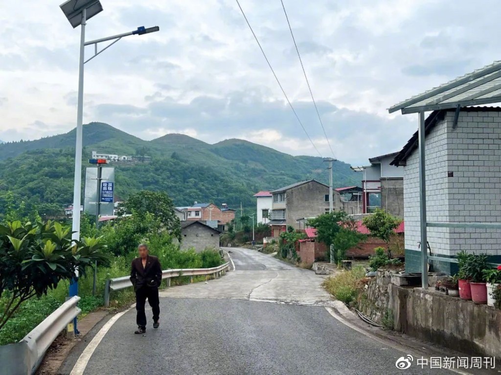 遇難礦工吳仁森的老家重慶巫山縣廟宇鎮銀礦村。 