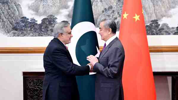 外長王毅與基斯坦副總理兼外長達爾舉行第七次中巴外長戰略對話。外交部圖片