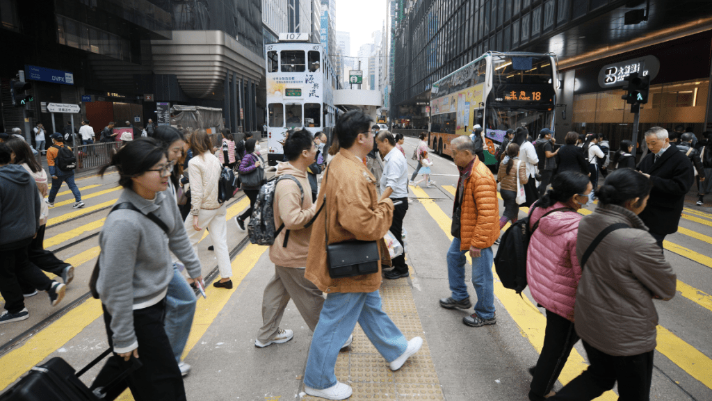 强积金本月人均蚀2.15万元 跌幅料历来第七大 积金评级吁保持冷静并分散投资