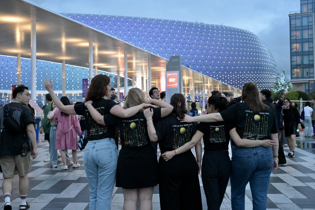 早前在启德体育园举行的Coldplay演唱会,成功吸引约20万观众入场。 早前在启德体育园举行的Coldplay演唱会,成功吸引约20万观众入场。