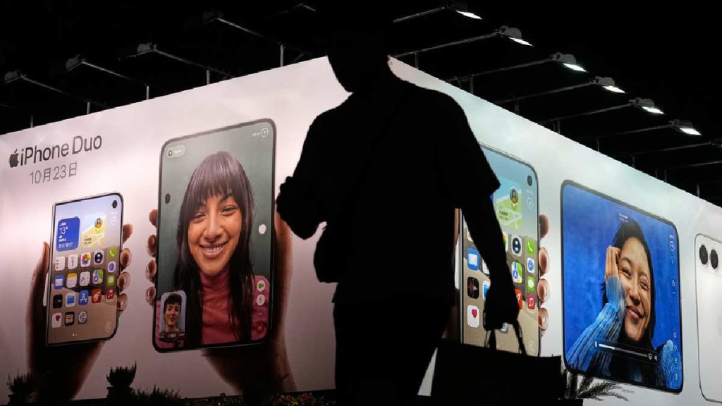 iPhone Duo在內地市場出現近年罕見的搶購熱度。美聯社