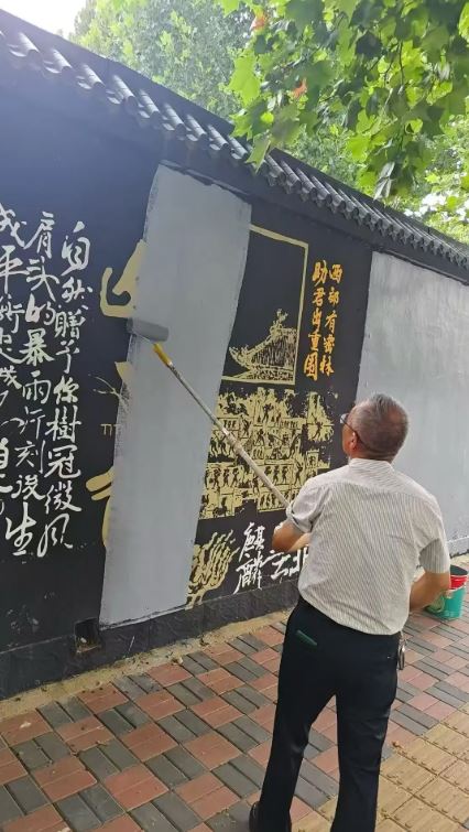 石家庄摇滚之墙无预警被油漆覆蓋，在网上引来一片负评。抖音