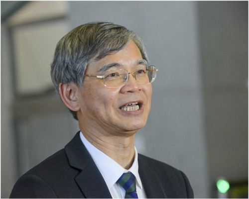 罗致光强调，讨论政策不是数字游戏，亦不要将加减乘除当作「随意门」。