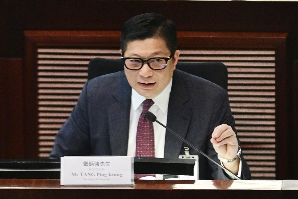 邓炳强在立法会《维护国家安全条例草案》委员会会议上作出回应。陈极彰摄
