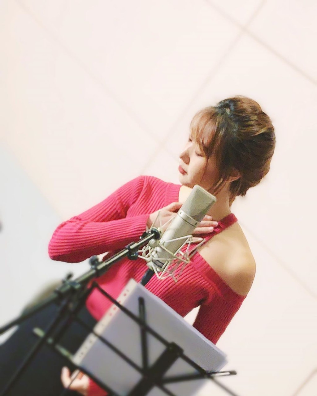 Sheryl雖然已正式當歌手，但依然不斷學習，希望做得更好。