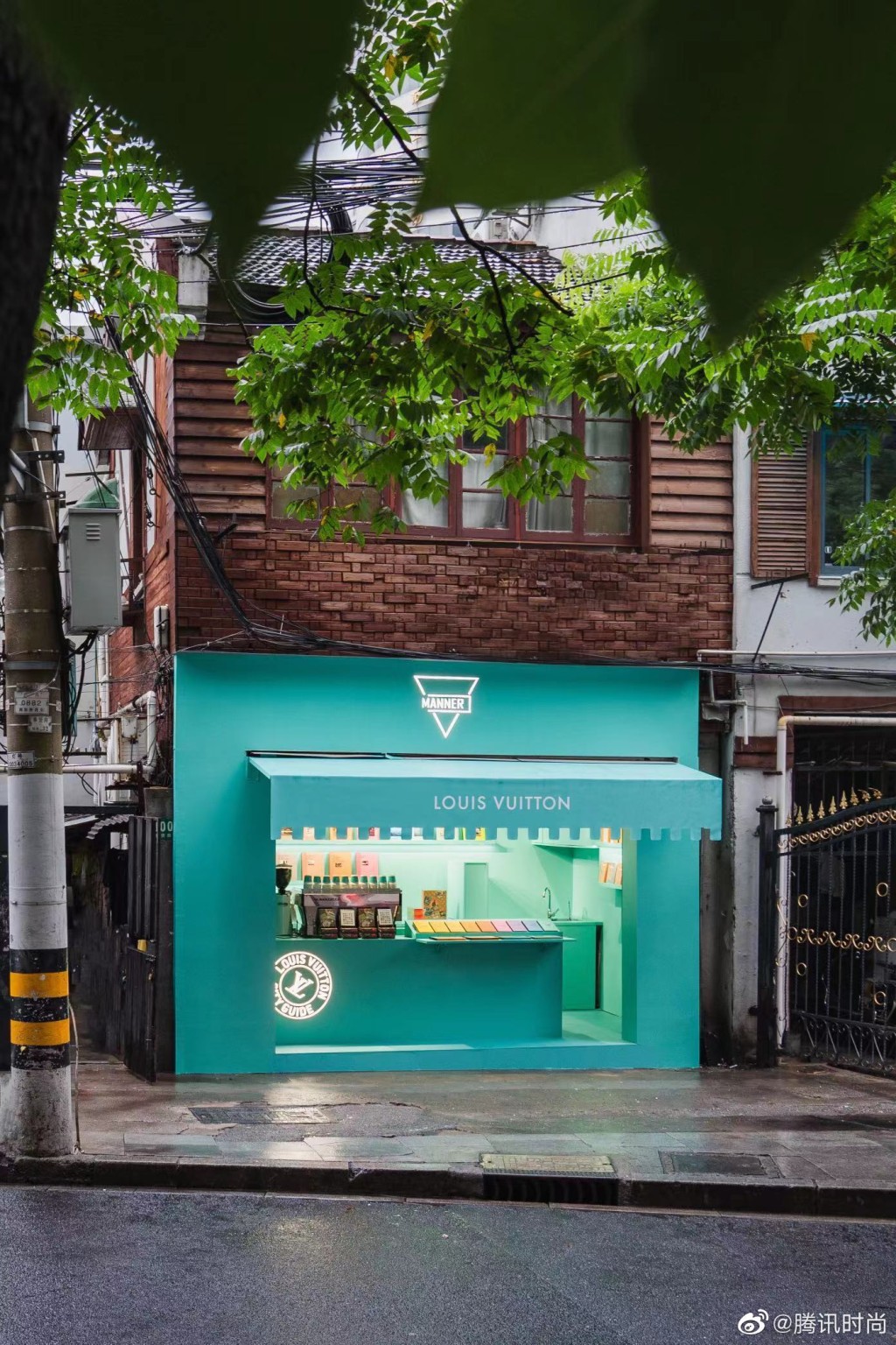 Louis Vuitton 在上海永嘉路、奉賢路及武康路開設限時書店。