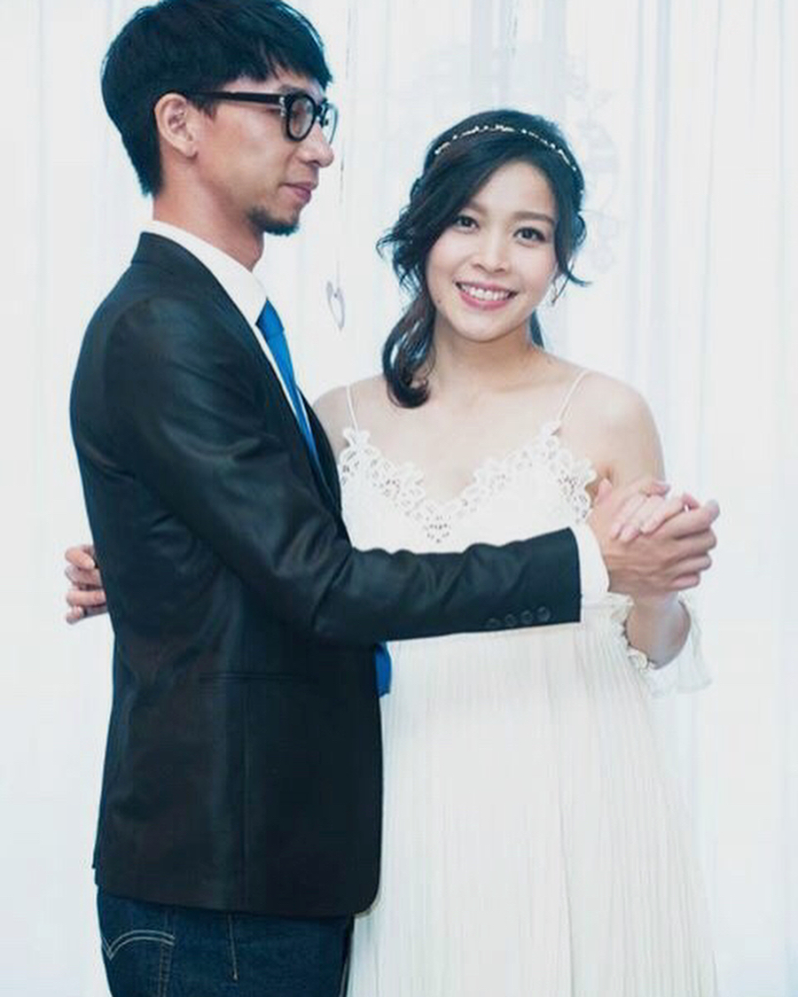 2017年，Winki与舞台剧演员梁子峰结婚。 