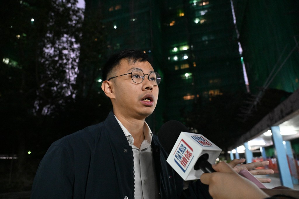 沙田區議員陳壇丹指，宏福苑火災前，穗禾苑已開始拆除棚架。