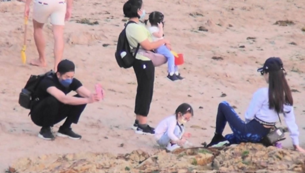 城城會同老婆影靚相，呢張相畫面好Sweet。